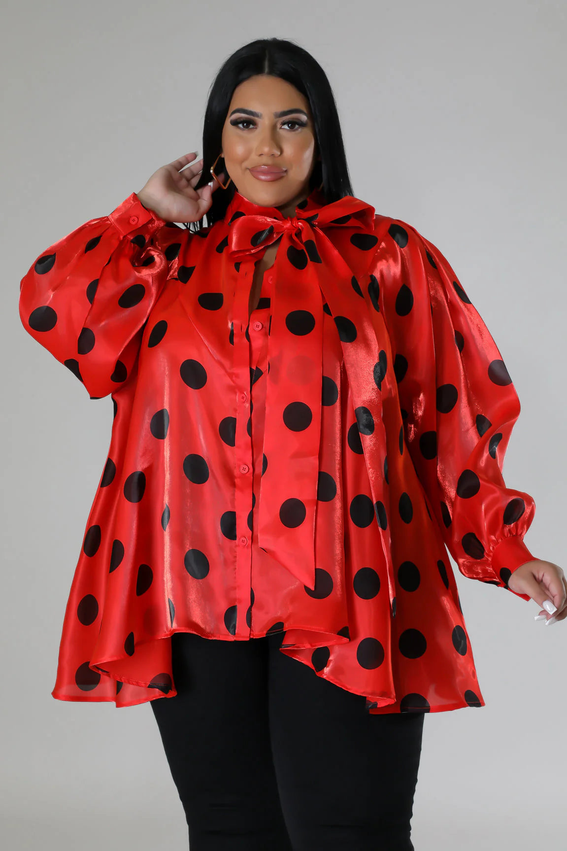 PLUS SIZE OVERSIZED DOT, DOT, DOT TOP-BLACK/RED-00