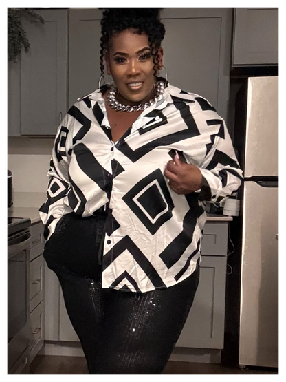 PLUS SIZE BLACK/WHITE PRINTED LONG SLEEVE BUTTON UP TOP