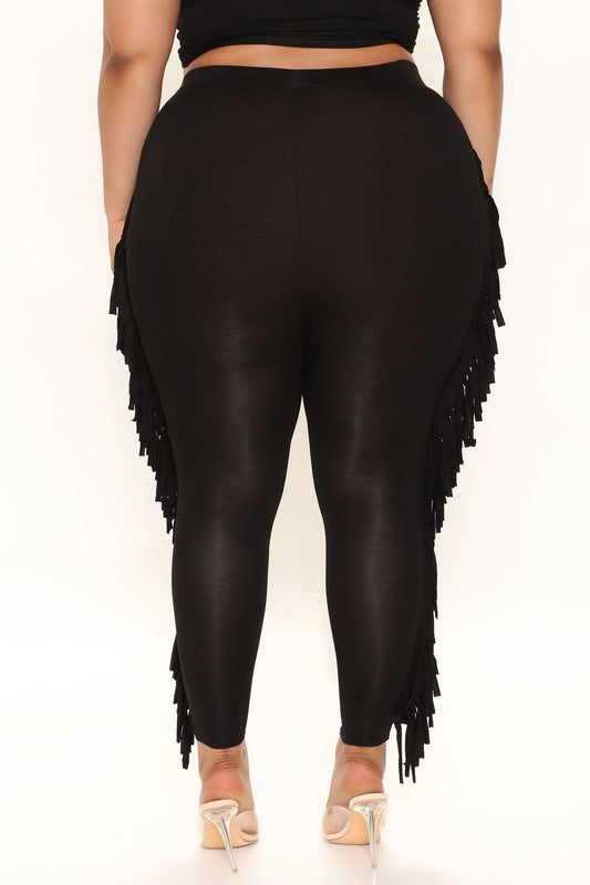 PLUS SIZE FRINGE SIDE LEGGINS