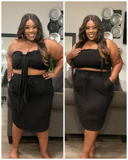 PLUS SIZE 2-PIECE SKIRT W/POCKETS & BANDAEU TOP SET-BLACK