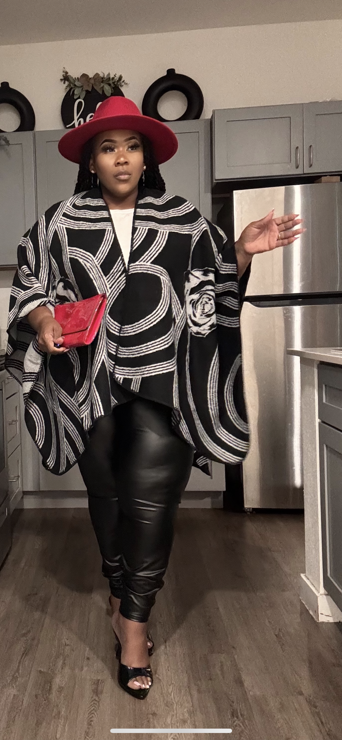 PLUS SIZE GEOMETRIC PRINT OPEN FRONT KIMONO-BLACK/WHITE