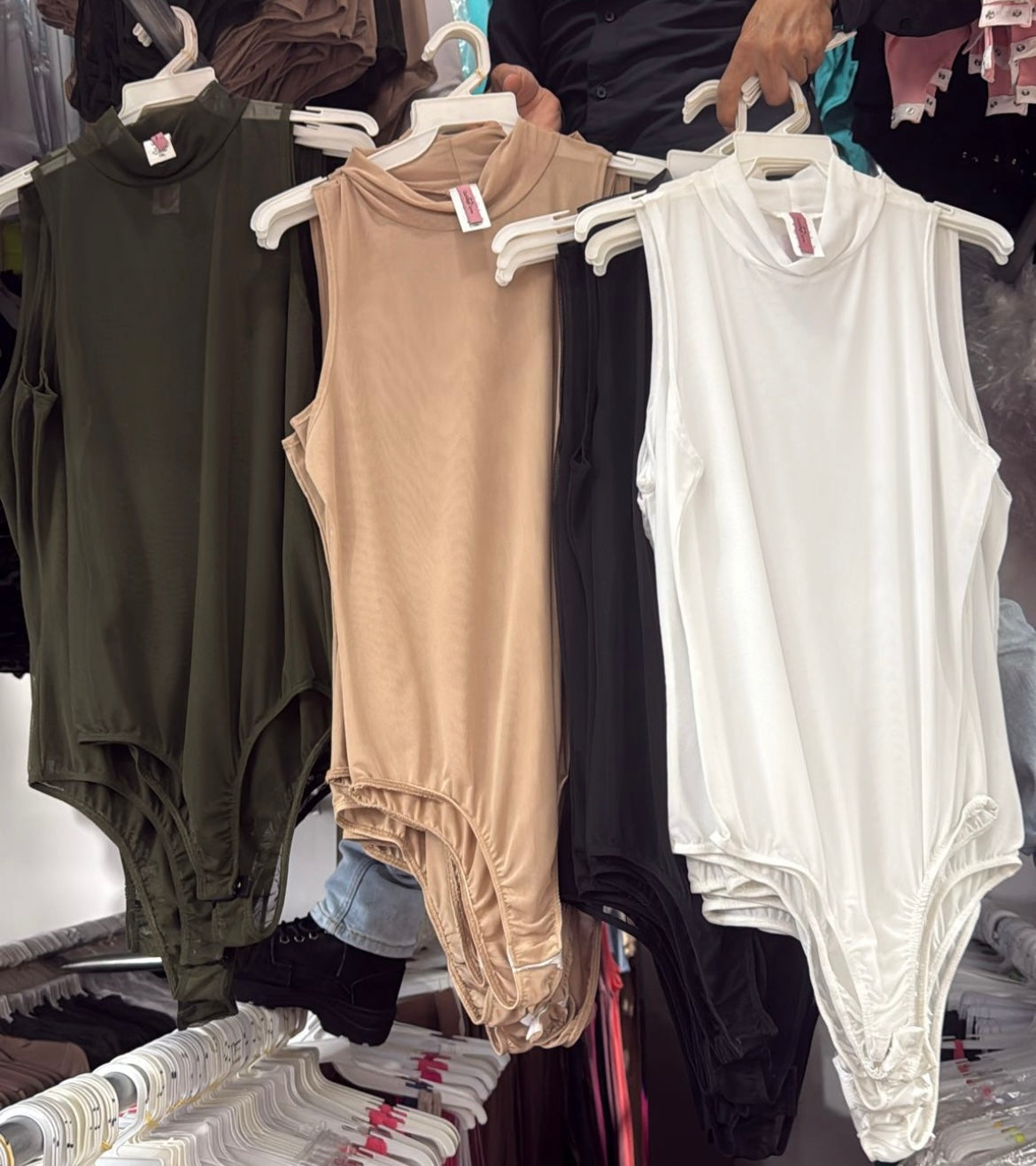 PLUS SIZE MESH SLEEVLESS BODYSUIT