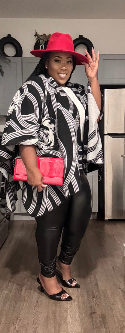PLUS SIZE GEOMETRIC PRINT OPEN FRONT KIMONO-BLACK/WHITE