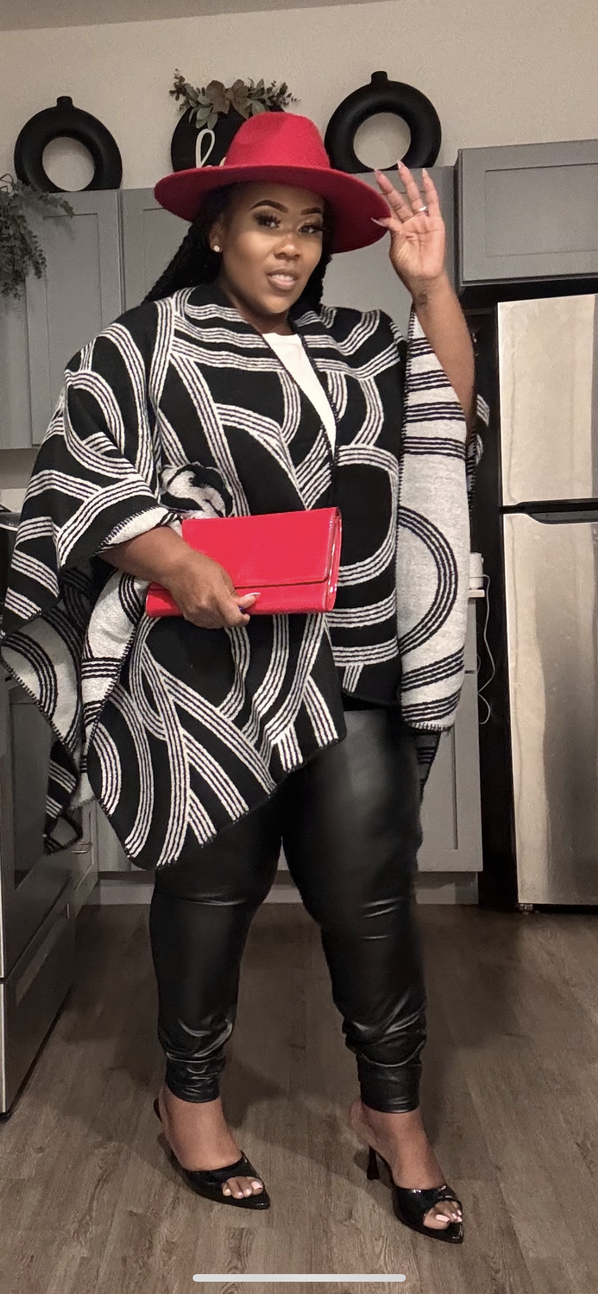 PLUS SIZE GEOMETRIC PRINT OPEN FRONT KIMONO-BLACK/WHITE