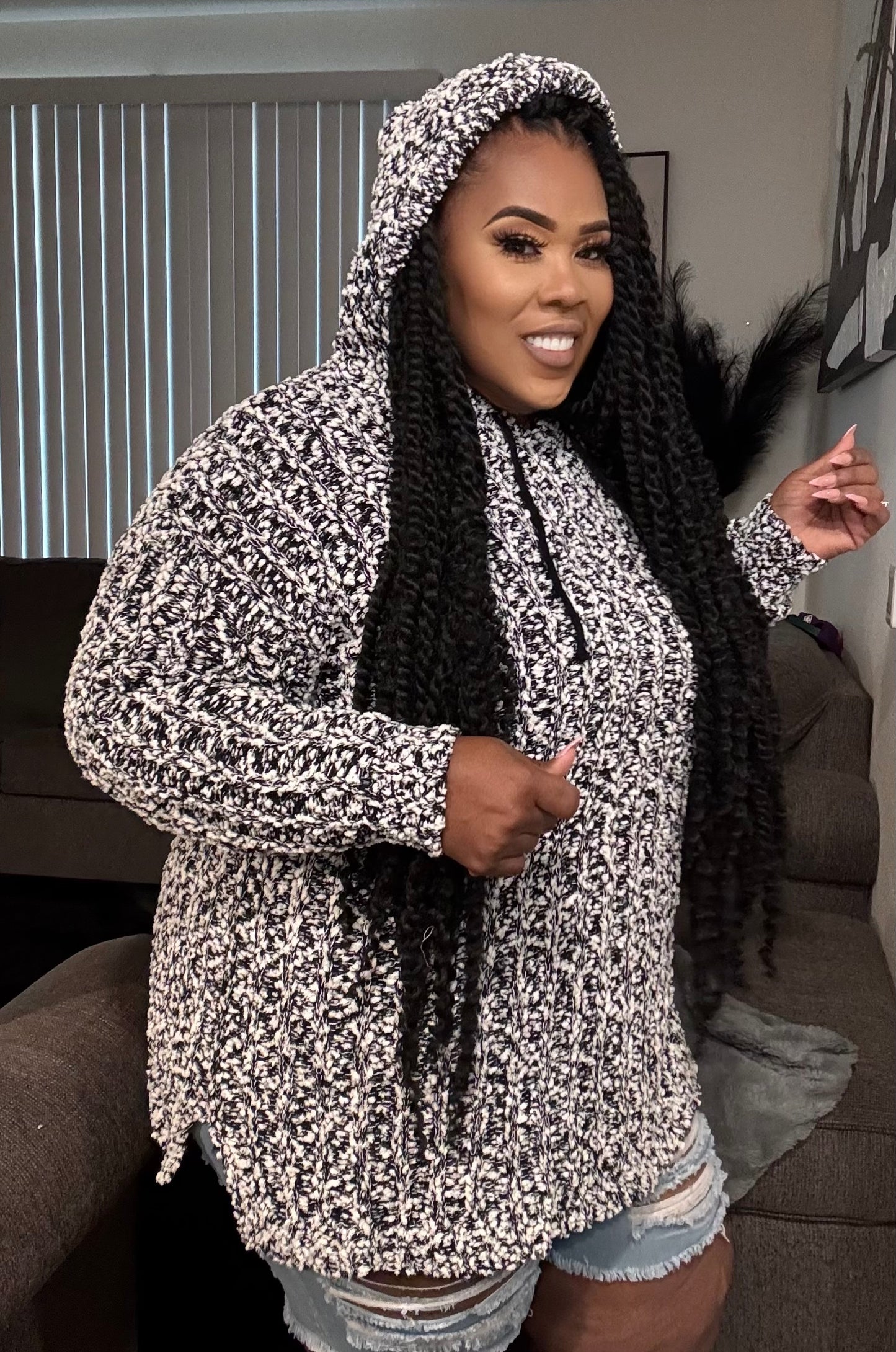 PLUS SIZE POPCORN TUNIC HOODIED SWEATER -BLACK/WHITE MIX