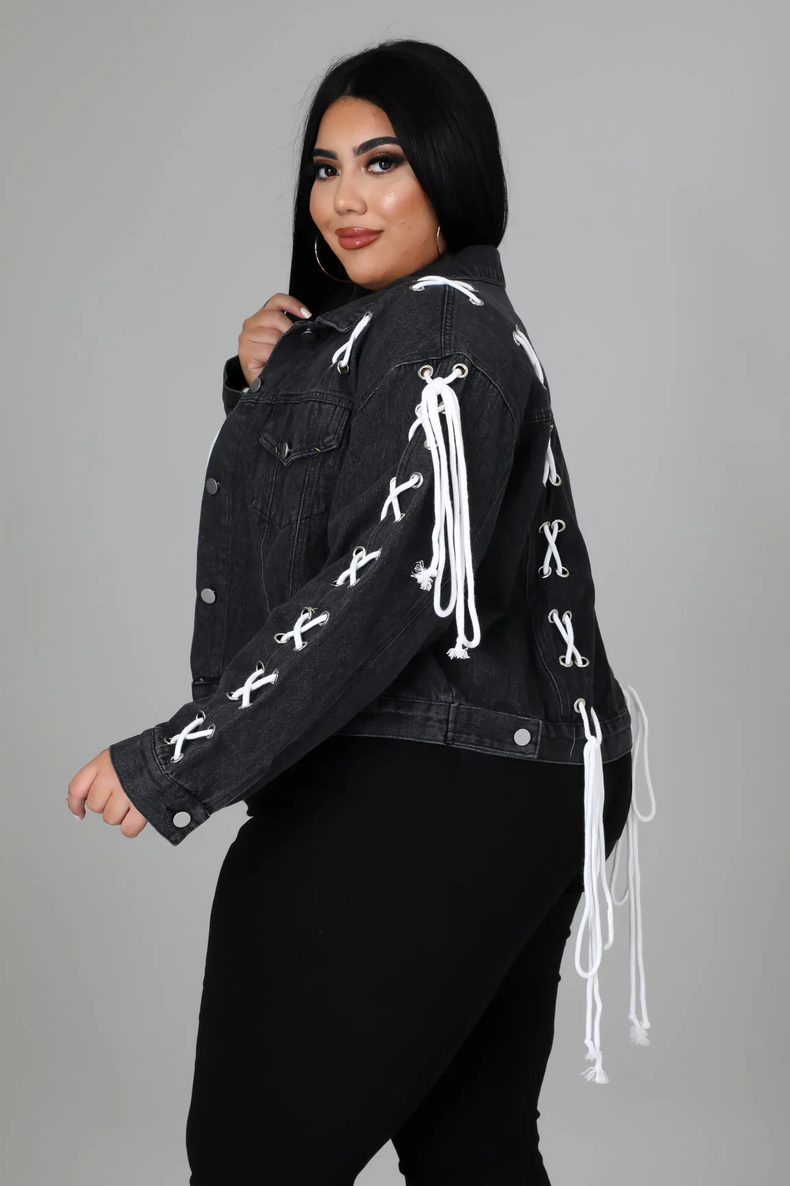 PLUS SIZE STRAIGHT LACE DENIM JACKET-BLACK-32
